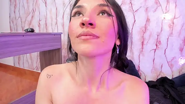 Snapshot of LILA_ELLIOT chatting on January 2025 11:07:01 PM LILA ELLIOT online show from January 2025 11:07:01 PM