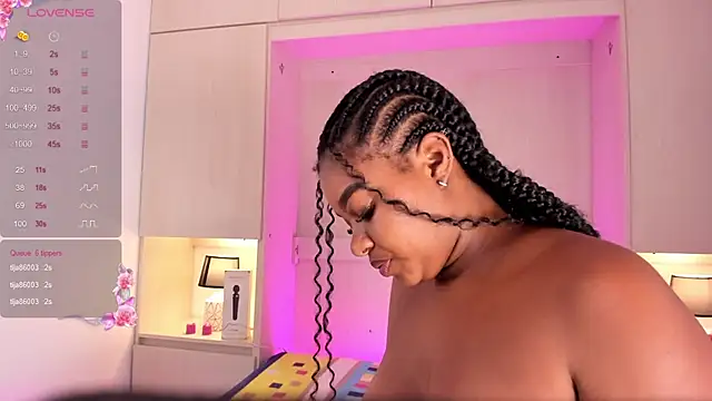 Snapshot of tamaraa_smiith chatting on January 2025 02:56:02 PM tamaraa smiith online show from January 2025 02:56:02 PM