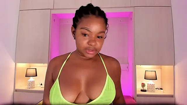 Snapshot of tamaraa_smiith chatting on January 2025 11:48:01 AM tamaraa smiith online show from January 2025 11:48:01 AM