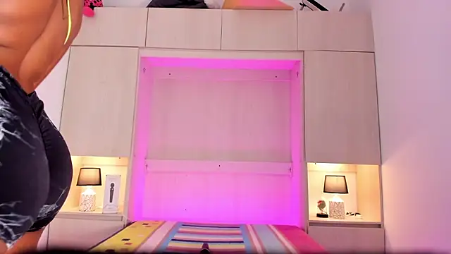 Snapshot of tamaraa_smiith chatting on January 2025 02:50:02 PM tamaraa smiith online show from January 2025 02:50:02 PM