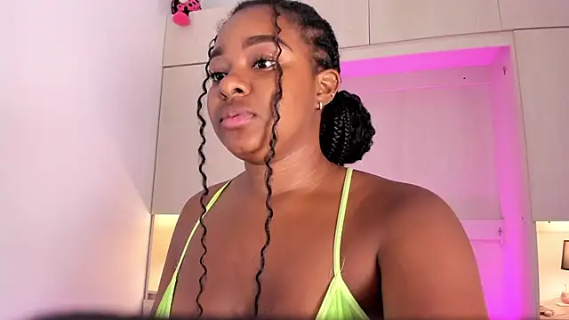 Snapshot of tamaraa_smiith chatting on January 2025 06:24:02 PM tamaraa smiith online show from January 2025 06:24:02 PM