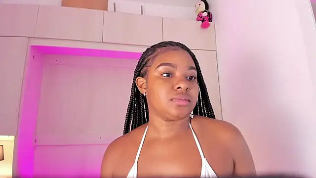 Snapshot of tamaraa_smiith chatting on February 2025 02:06:02 PM tamaraa smiith online show from February 2025 02:06:02 PM