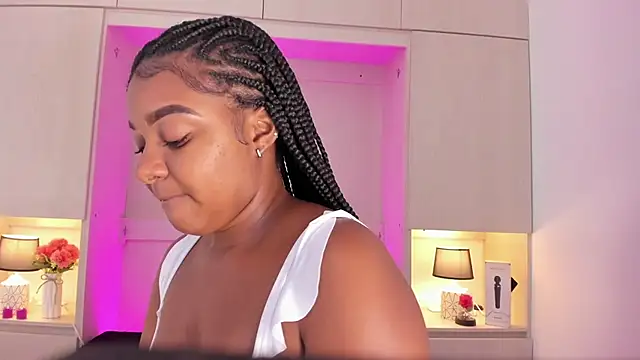 Snapshot of tamaraa_smiith chatting on February 2025 03:08:01 PM tamaraa smiith online show from February 2025 03:08:01 PM