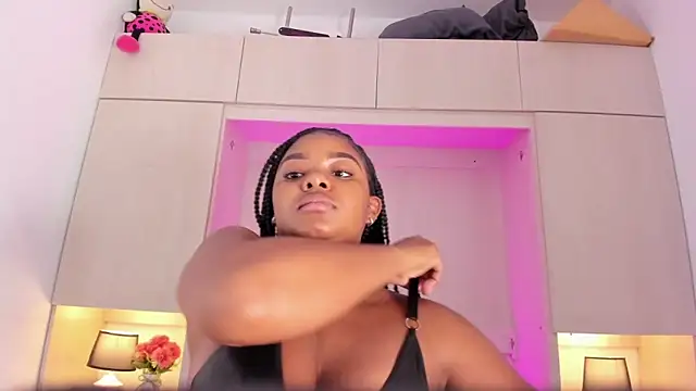 Snapshot of tamaraa_smiith chatting on February 2025 06:24:02 PM tamaraa smiith online show from February 2025 06:24:02 PM