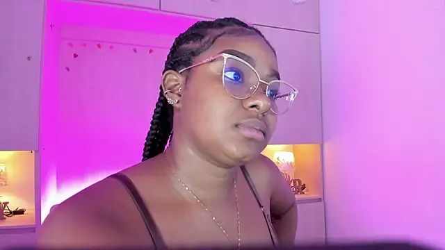 Snapshot of tamaraa_smiith chatting on October 2025 07:34:01 PM tamaraa smiith online show from October 2025 07:34:01 PM