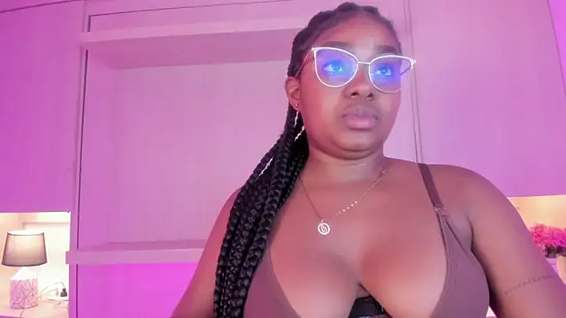 Snapshot of tamaraa_smiith chatting on October 2025 08:00:02 PM tamaraa smiith online show from October 2025 08:00:02 PM