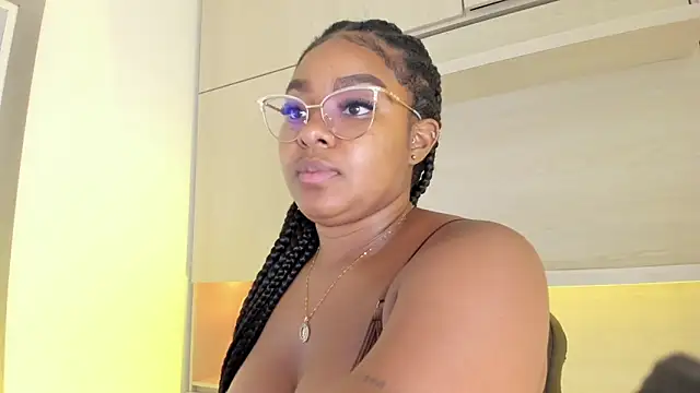 Snapshot of tamaraa_smiith chatting on October 2025 07:43:01 PM tamaraa smiith online show from October 2025 07:43:01 PM