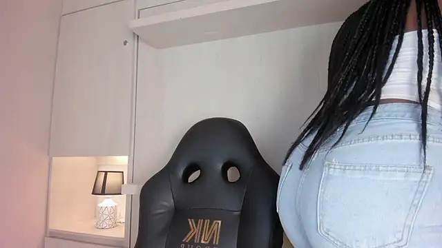 tamaraa smiith online show from March 2026 07:53:02 PM