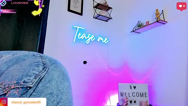 Snapshot of Manuela_monroe chatting on September 2025 03:17:01 AM Manuela monroe online show from September 2025 03:17:01 AM