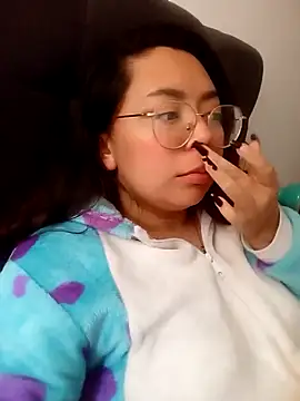 Peach-Lawrence online show from December 2024 12:01:02 PM