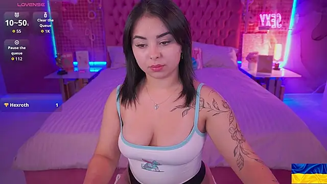 SusieWood online show from October 2025 07:14:02 PM