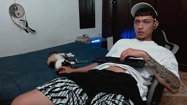 aaron blug online show from December 2025 12:18:01 AM