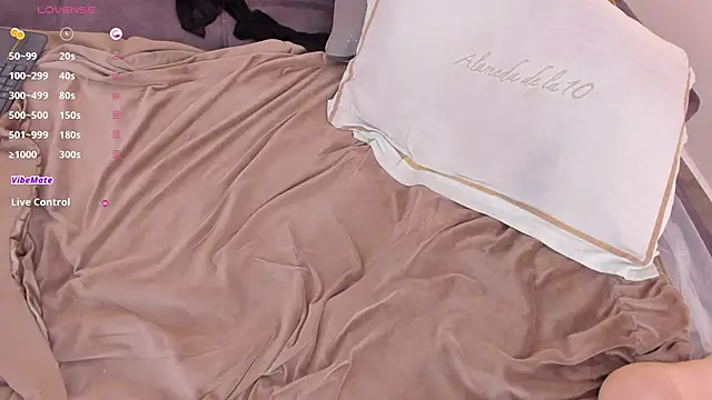 Snapshot of _huge_boobs_ebony chatting on March 2025 01:43:01 AM huge boobs ebony online show from March 2025 01:43:01 AM