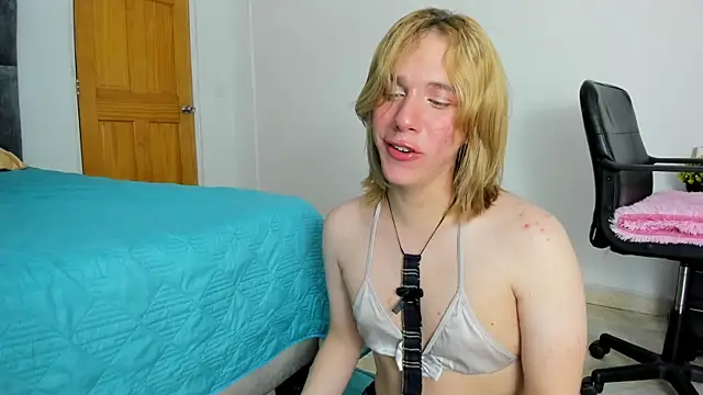 Snapshot of _Little_angel69 chatting on January 2025 05:29:01 PM Little angel69 online show from January 2025 05:29:01 PM