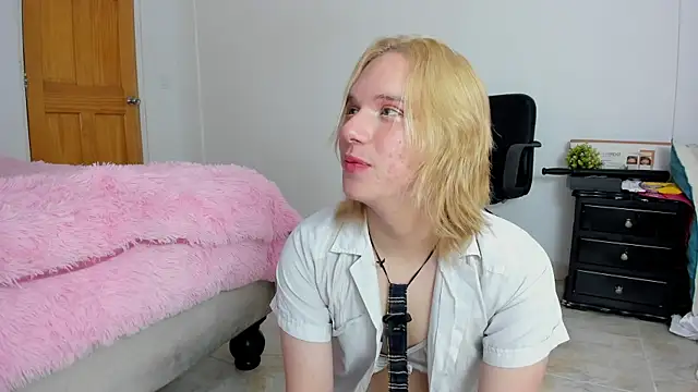 Snapshot of _Little_angel69 chatting on January 2025 02:26:01 PM Little angel69 online show from January 2025 02:26:01 PM
