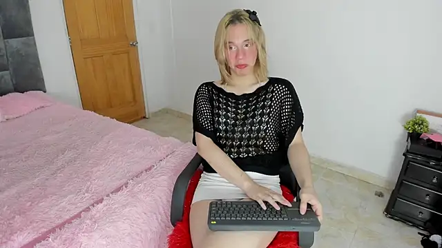 Snapshot of _Little_angel69 chatting on February 2025 01:47:02 PM Little angel69 online show from February 2025 01:47:02 PM