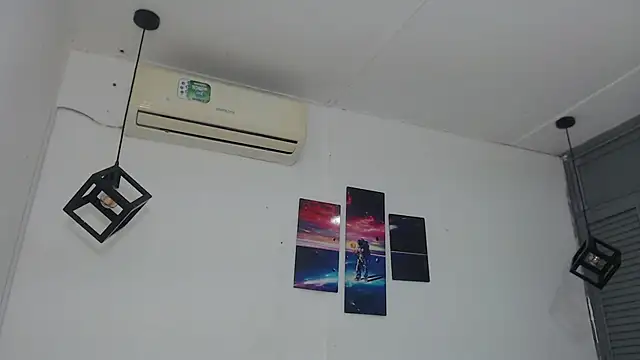 Snapshot of emy_0 chatting on December 2024 12:45:01 PM emy 0 online show from December 2024 12:45:01 PM