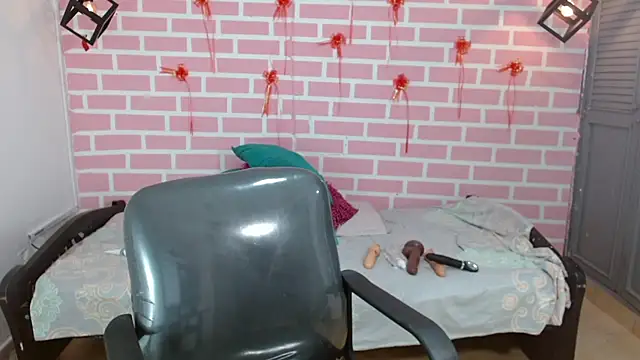 Snapshot of emy_0 chatting on February 2025 11:10:02 PM emy 0 online show from February 2025 11:10:02 PM