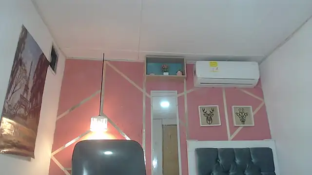 Snapshot of emy_0 chatting on February 2025 09:24:02 AM emy 0 online show from February 2025 09:24:02 AM