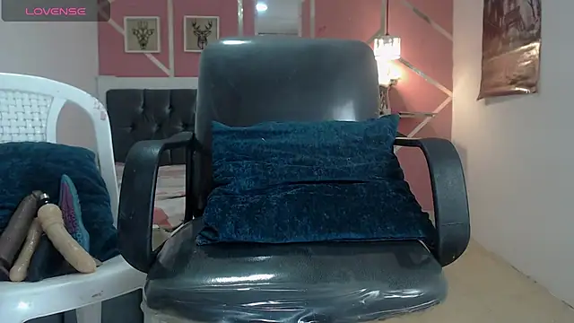 Snapshot of emy_0 chatting on March 2025 06:30:01 AM emy 0 online show from March 2025 06:30:01 AM