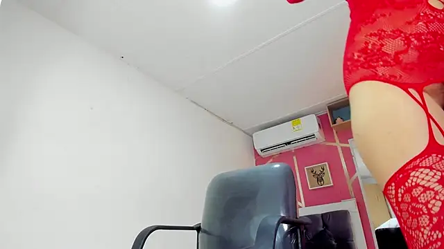 Snapshot of emy_0 chatting on March 2025 09:59:02 AM emy 0 online show from March 2025 09:59:02 AM