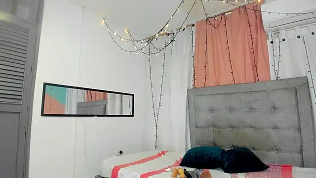 Snapshot of emy_0 chatting on March 2025 03:55:02 AM emy 0 online show from March 2025 03:55:02 AM