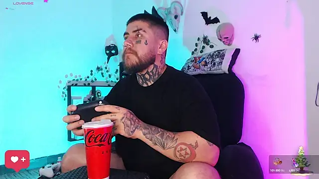 Snapshot of Ash_gusbig chatting on December 2024 03:20:01 AM Ash gusbig online show from December 2024 03:20:01 AM