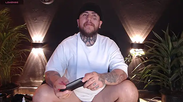 Snapshot of Ash_gusbig chatting on January 2025 02:33:01 AM Ash gusbig online show from January 2025 02:33:01 AM