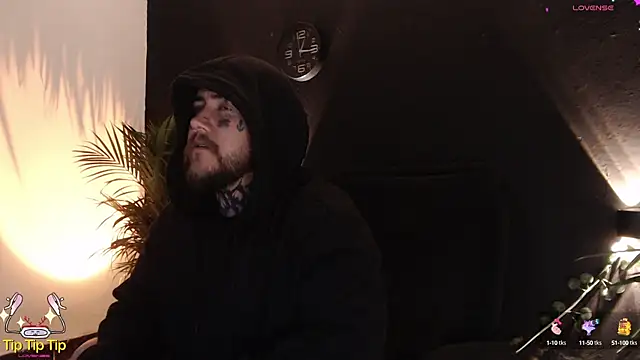 Snapshot of Ash_gusbig chatting on January 2025 02:17:01 AM Ash gusbig online show from January 2025 02:17:01 AM