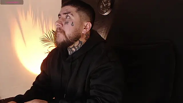 Snapshot of Ash_gusbig chatting on January 2025 03:56:02 AM Ash gusbig online show from January 2025 03:56:02 AM