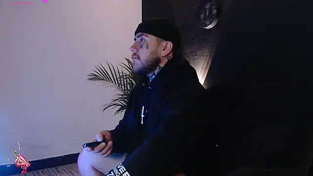 Snapshot of Ash_gusbig chatting on February 2025 12:15:01 AM Ash gusbig online show from February 2025 12:15:01 AM