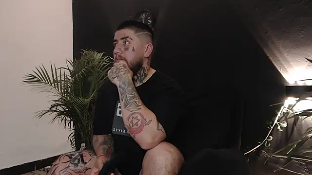 Snapshot of Ash_gusbig chatting on March 2025 03:24:01 AM Ash gusbig online show from March 2025 03:24:01 AM