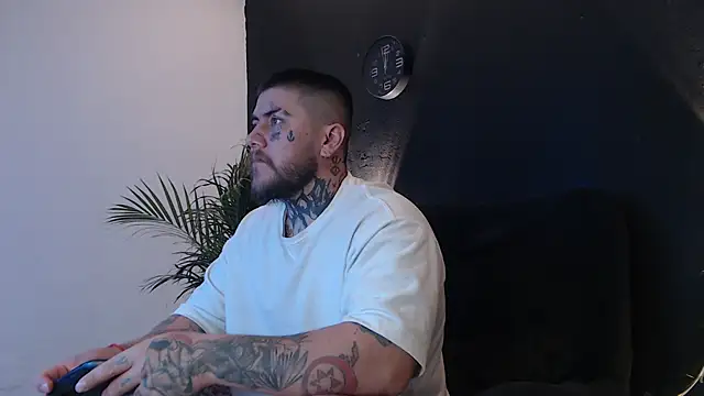 Snapshot of Ash_gusbig chatting on March 2025 01:49:01 AM Ash gusbig online show from March 2025 01:49:01 AM