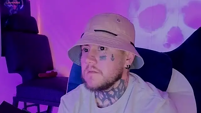 Snapshot of Ash_gusbig chatting on November 2025 02:45:02 AM Ash gusbig online show from November 2025 02:45:02 AM