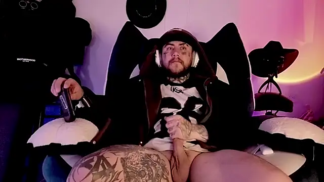 Snapshot of Ash_gusbig chatting on March 2026 02:35:02 AM Ash gusbig online show from March 2026 02:35:02 AM