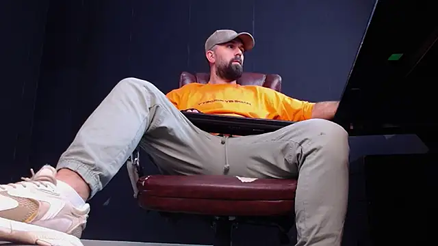 JackEthann online show from October 2025 04:24:01 AM