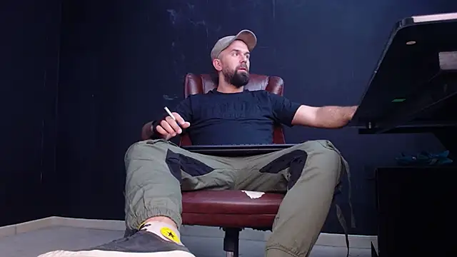 JackEthann online show from October 2025 05:44:02 AM