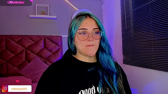 Snapshot of cattaleya___ chatting on January 2025 04:17:01 AM cattaleya online show from January 2025 04:17:01 AM