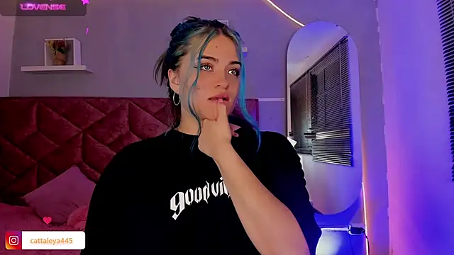 Snapshot of cattaleya___ chatting on January 2025 07:19:02 AM cattaleya online show from January 2025 07:19:02 AM