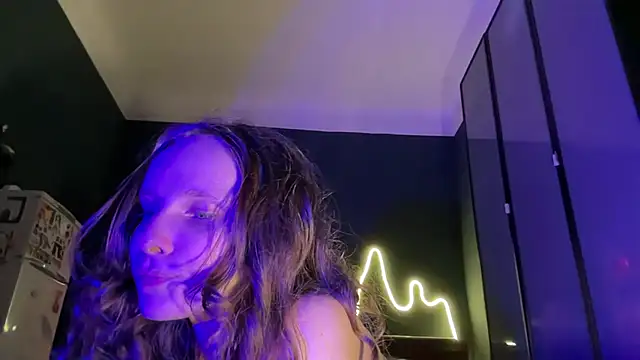 MikkyMoony online show from October 2025 07:01:01 PM