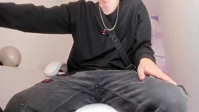 Snapshot of FrannBoy chatting on February 2026 03:13:02 AM FrannBoy online show from February 2026 03:13:02 AM