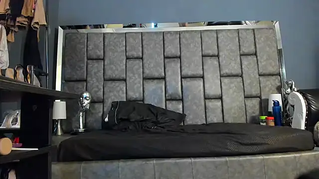 Snapshot of Matureyulyet chatting on January 2025 01:54:01 AM Matureyulyet online show from January 2025 01:54:01 AM