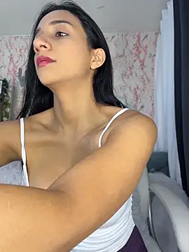 UrNewFantasy online show from May 2026 01:38:02 PM