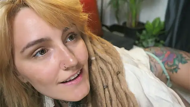 Snapshot of Winnie_sweet chatting on February 2025 08:40:02 AM Winnie sweet online show from February 2025 08:40:02 AM
