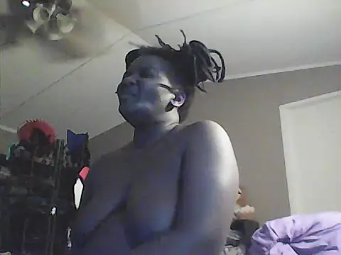 Snapshot of EbonyFetishQueen chatting on June 2026 05:49:01 AM EbonyFetishQueen online show from June 2026 05:49:01 AM