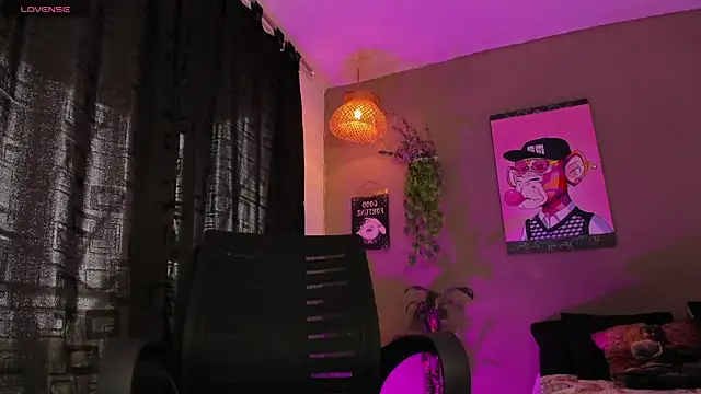 Snapshot of GinebraaFox_ chatting on November 2025 12:59:02 PM GinebraaFox online show from November 2025 12:59:02 PM