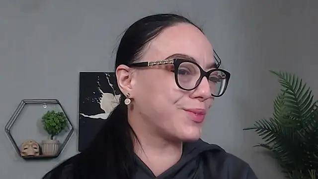 IzabelllNoir online show from May 2026 07:36:02 AM