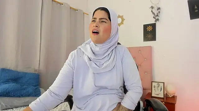 AishaAmin  online show from June 2026 12:14:01 PM
