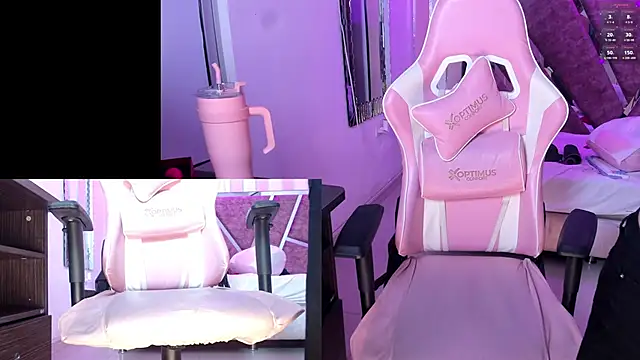 Snapshot of PetiteSophie_ chatting on October 2025 01:01:01 PM PetiteSophie online show from October 2025 01:01:01 PM