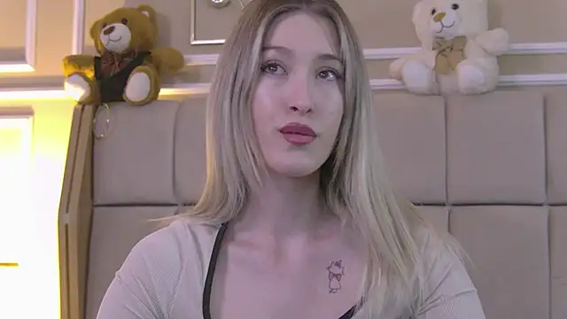 SerenaBennet online show from April 2026 07:45:01 AM